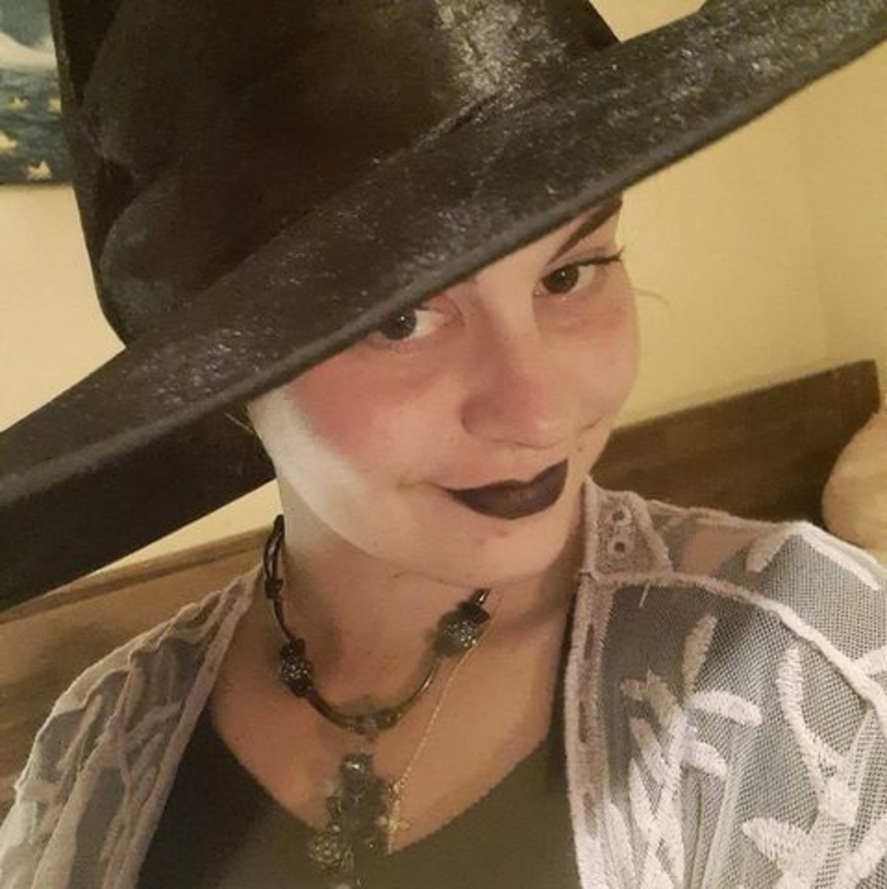 Meet your Posher, Hope